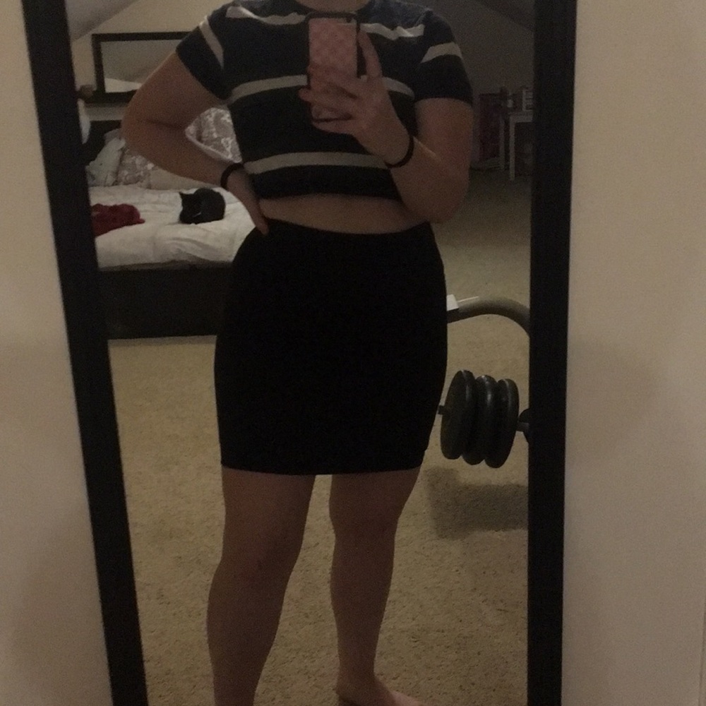 Black target pencil skirt
